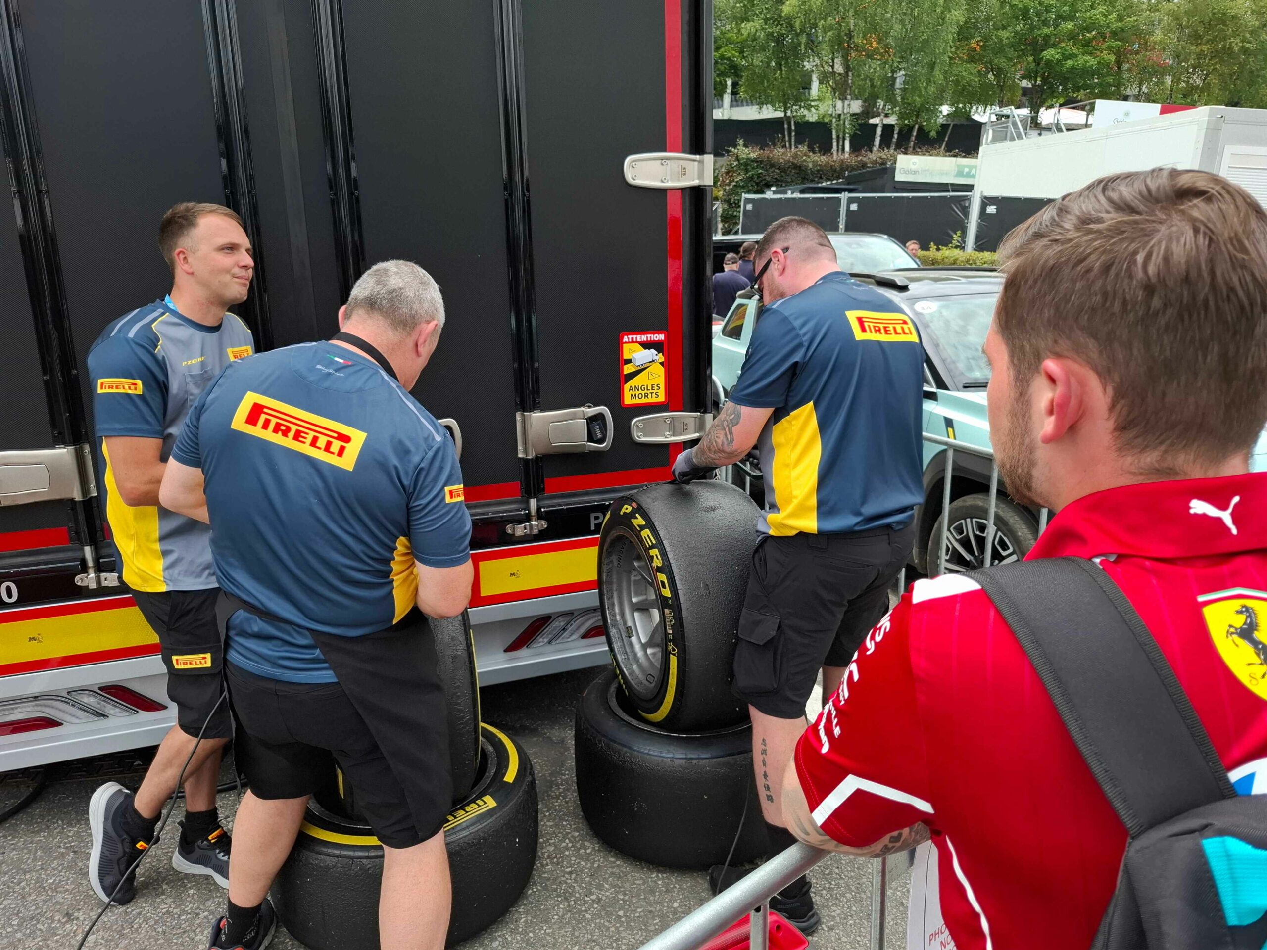 Pitlane-Club-Hospitality-3-scaled